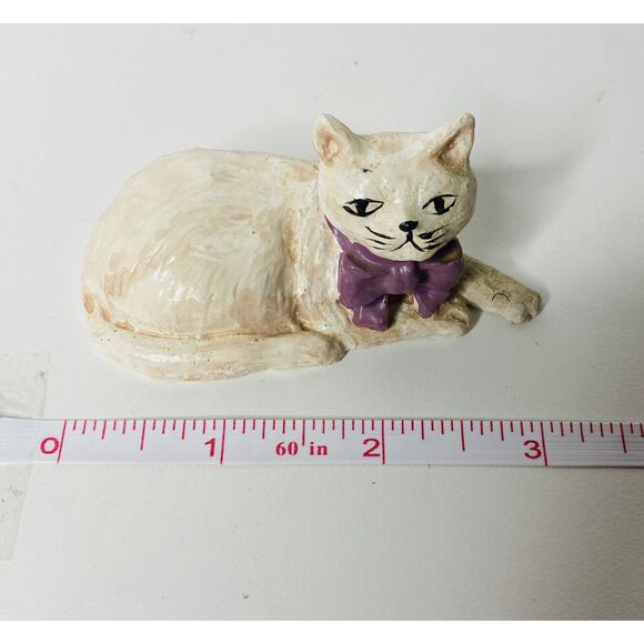 Vintage White Cat with Ribbon Decorative Figurine - Picture 6 of 6